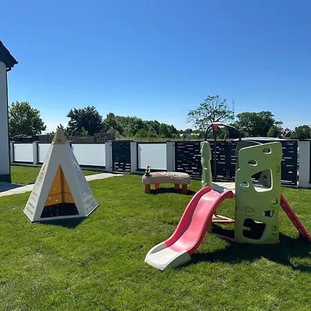 Aurora Klimatyzowane, Z Podgrzewanym Basenem I Zjezdzalnia Wodna