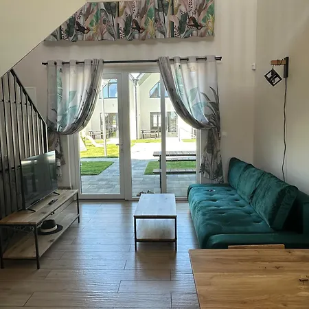 Aurora Klimatyzowane, Z Podgrzewanym Basenem I Zjezdzalnia Wodna Rewal